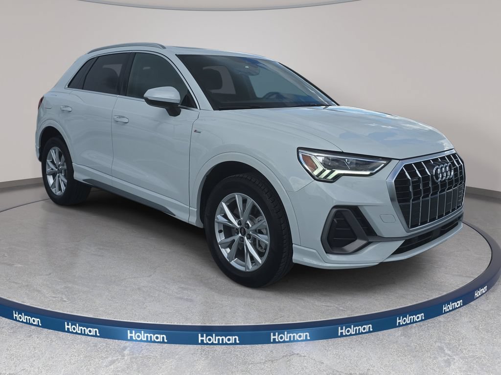 Used 2024 Audi Q3 2.0T Premium w/ Convenience Package AWD/4WD image 4