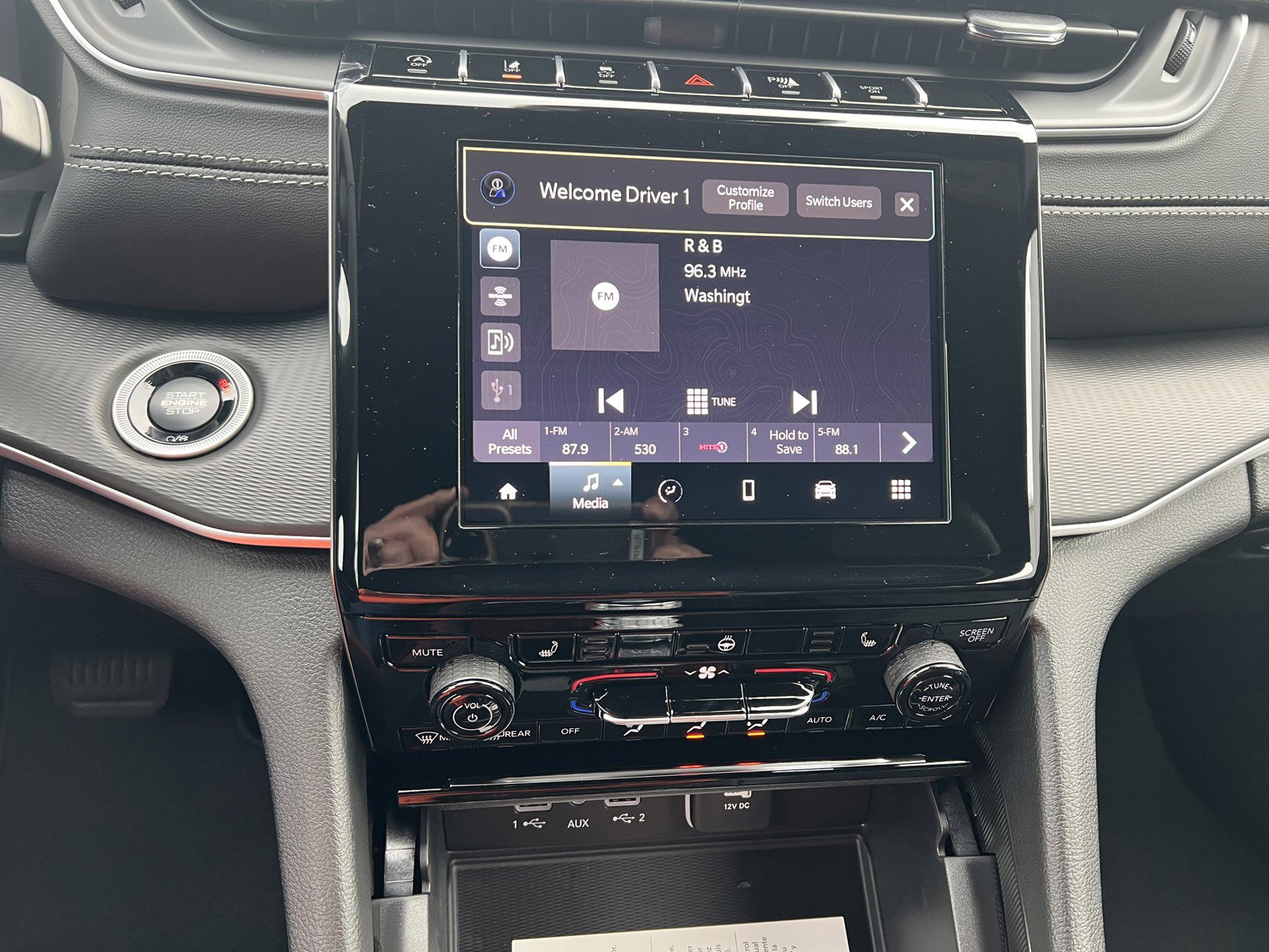 New 2025 Jeep Grand Cherokee L Altitude AWD/4WD image 18