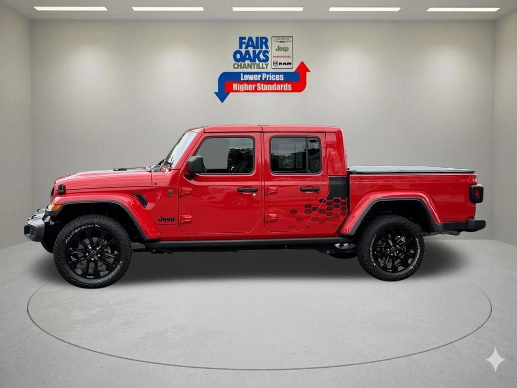 Used 2024 Jeep Gladiator Sport AWD/4WD image 13
