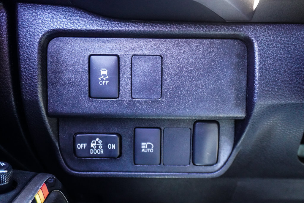 Used 2022 Toyota Tacoma SR5 w/ Technology Package RWD image 21