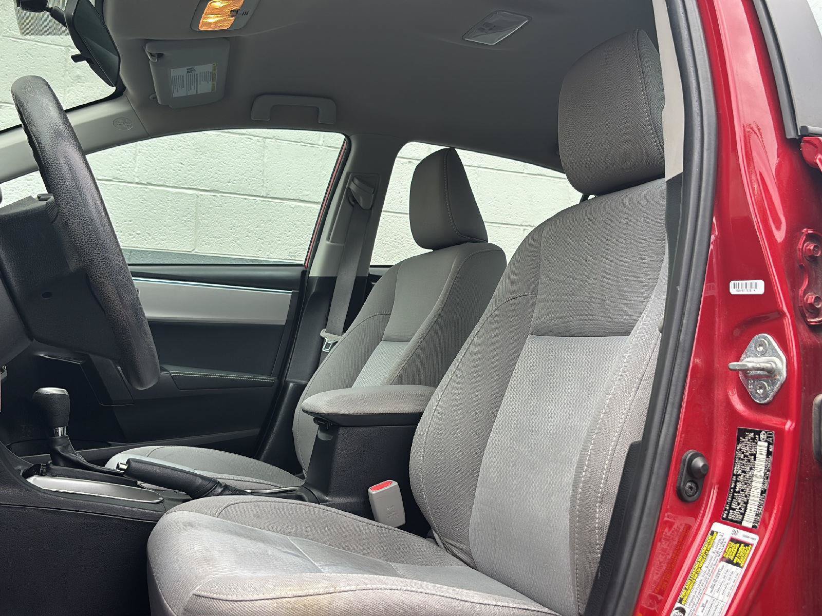 Used 2016 Toyota Corolla LE FWD image 2