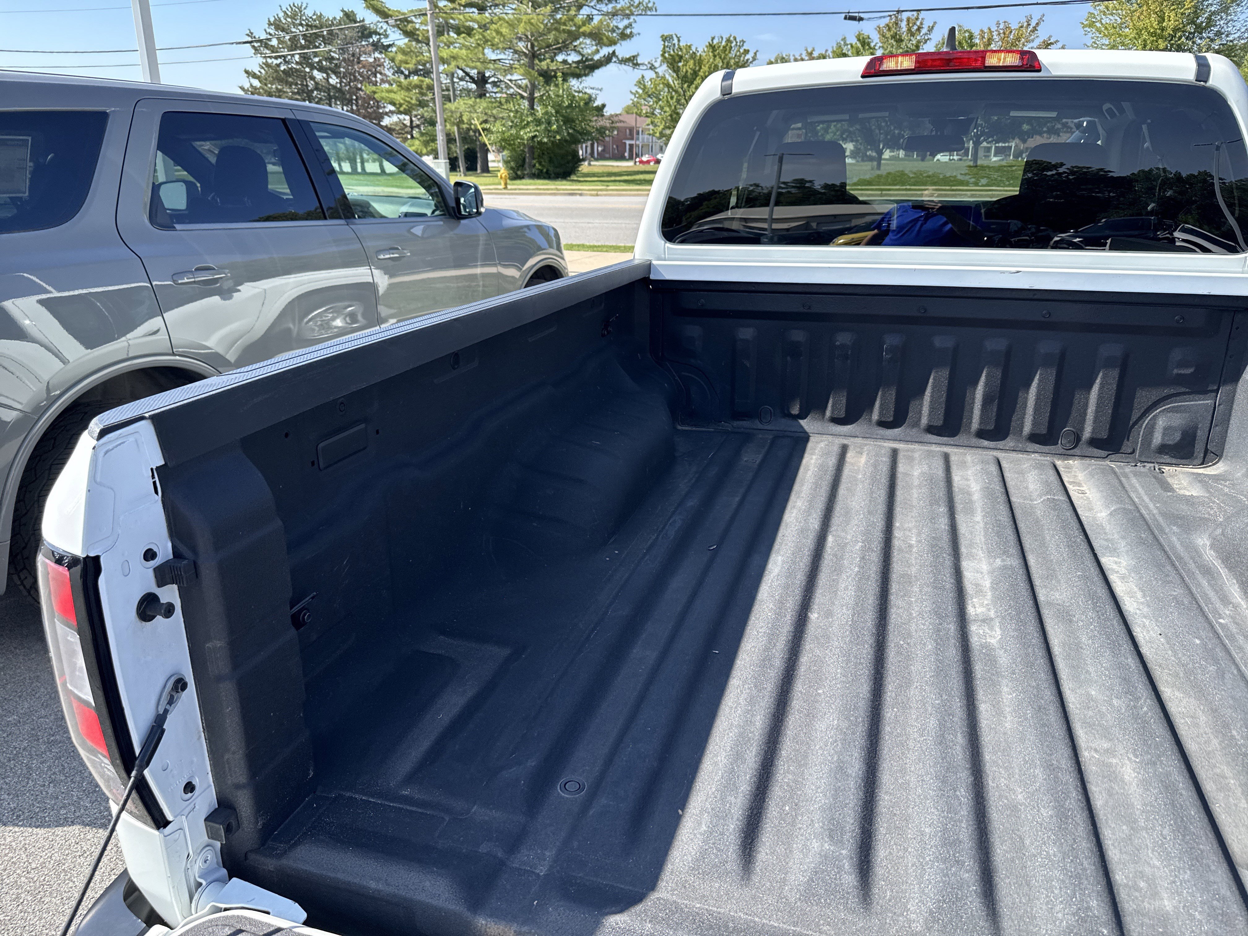 Used 2024 Nissan Frontier S w/ S Utility Package image 41