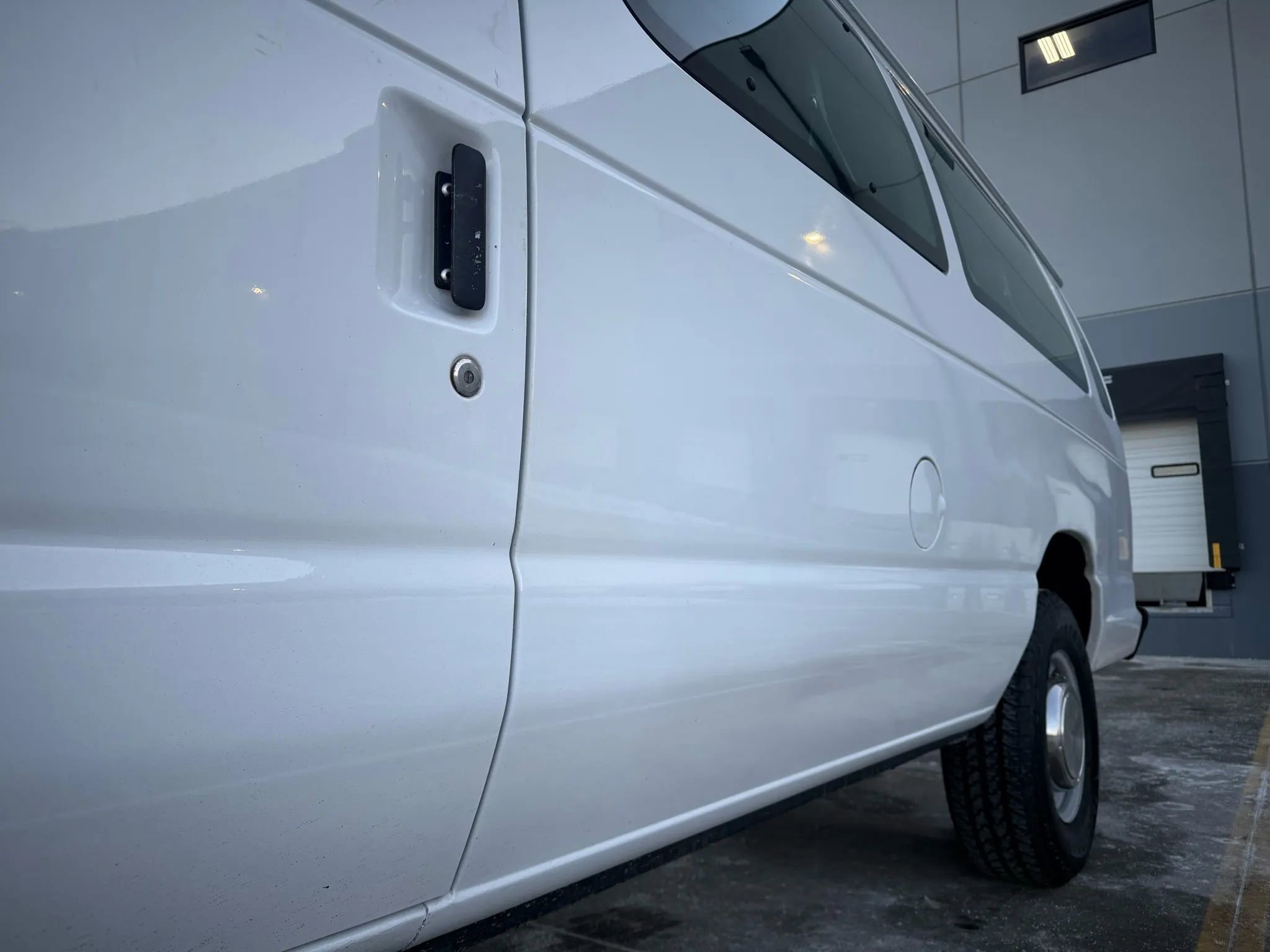 Used 2003 Ford E-350 and Econoline 350 XLT image 17