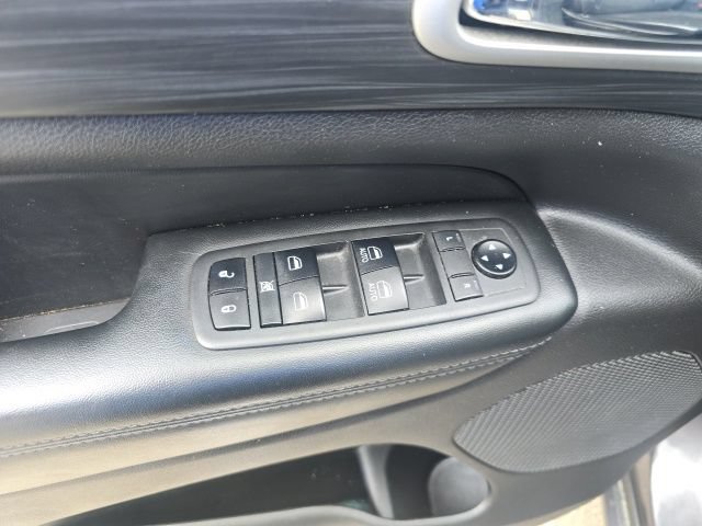 Used 2019 Jeep Grand Cherokee Altitude AWD/4WD image 21