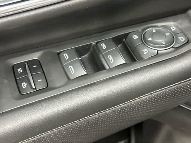 Used 2023 Chevrolet Suburban Premier image 20