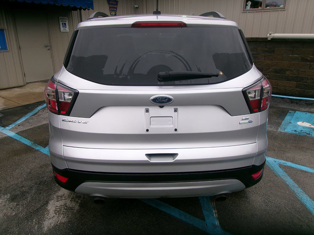 Used 2017 Ford Escape SE w/ Equipment Group 201A AWD/4WD image 4
