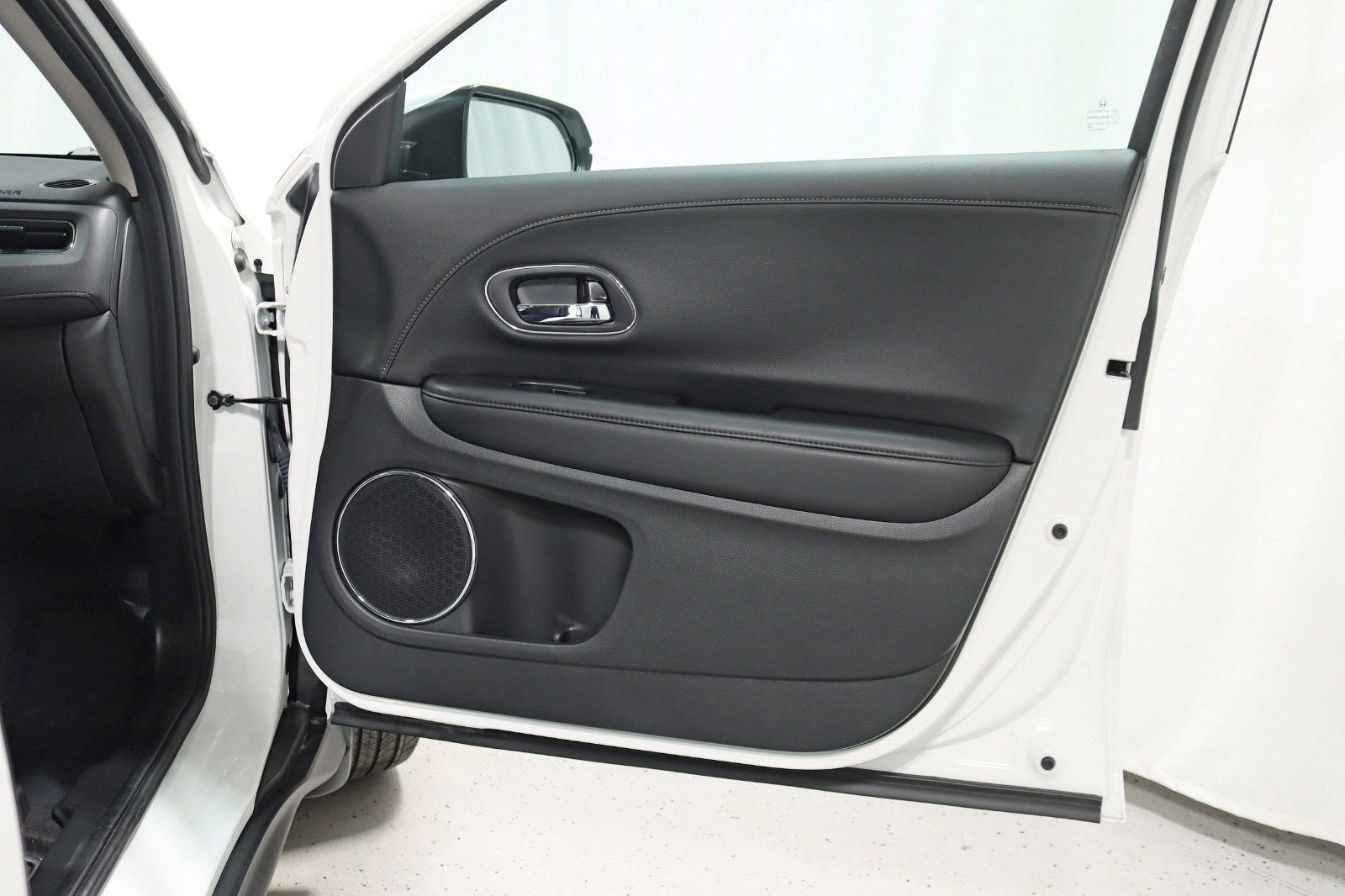 Used 2022 Honda HR-V EX-L image 31