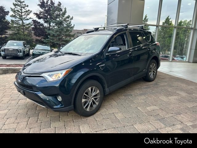 Used 2017 Toyota RAV4 XLE AWD/4WD image 3