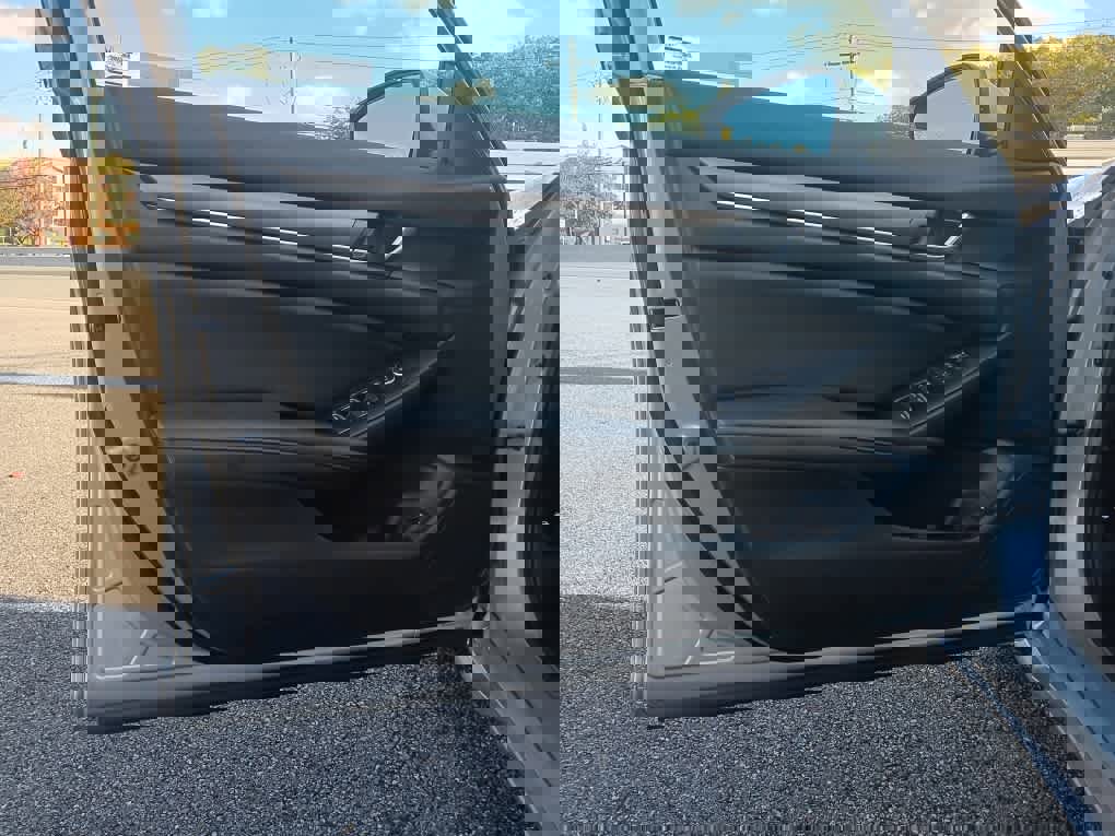 Used 2019 Honda Accord LX image 29