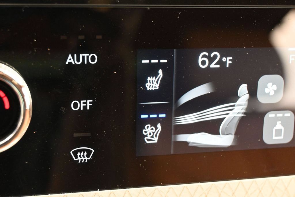 Used 2025 Genesis GV80 2.5T Advanced AWD/4WD image 33