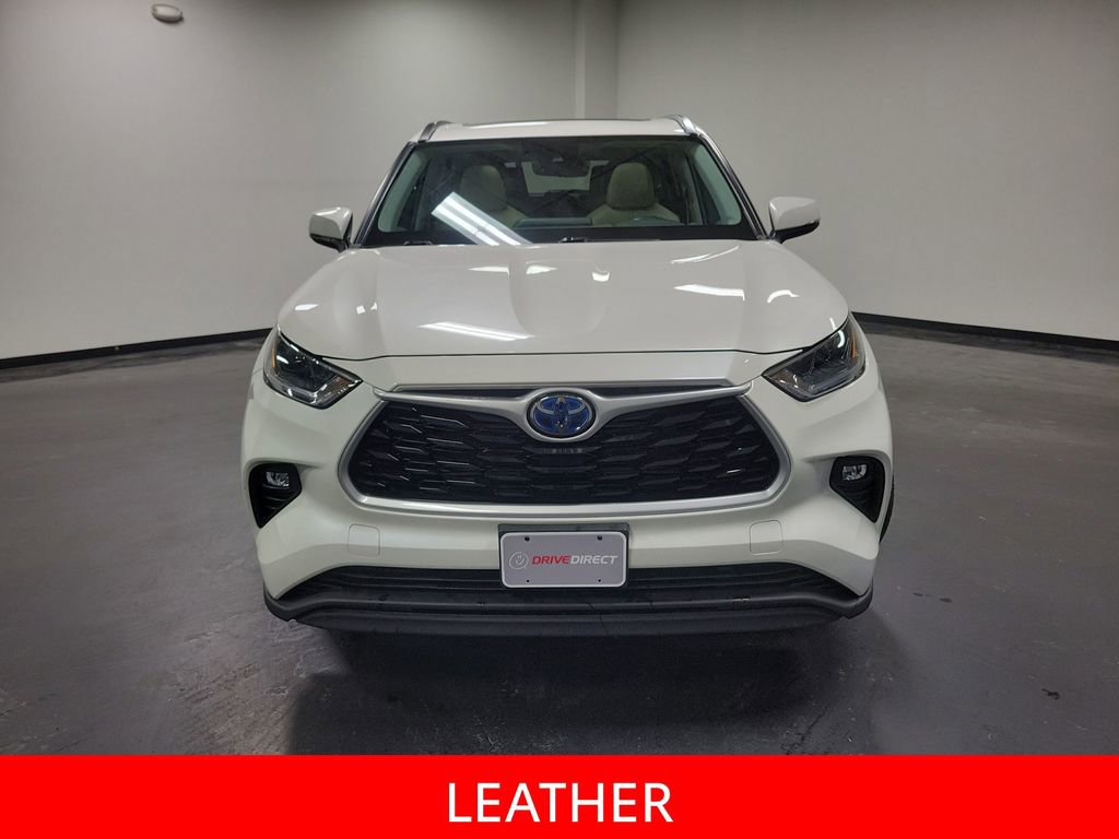Used 2021 Toyota Highlander XLE image 3
