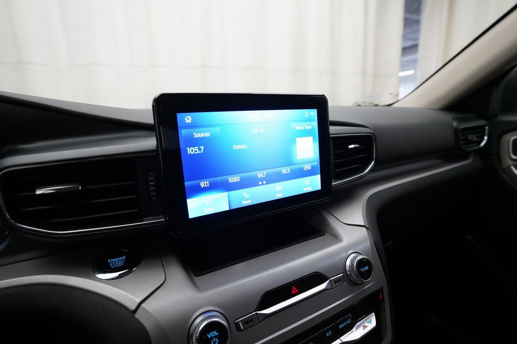 Used 2023 Ford Explorer XLT w/ Equipment Group 202A image 6