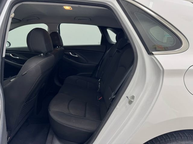 Used 2018 Hyundai Elantra GT image 19