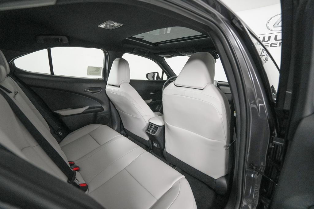 New 2025 Lexus UX 300h FWD image 17