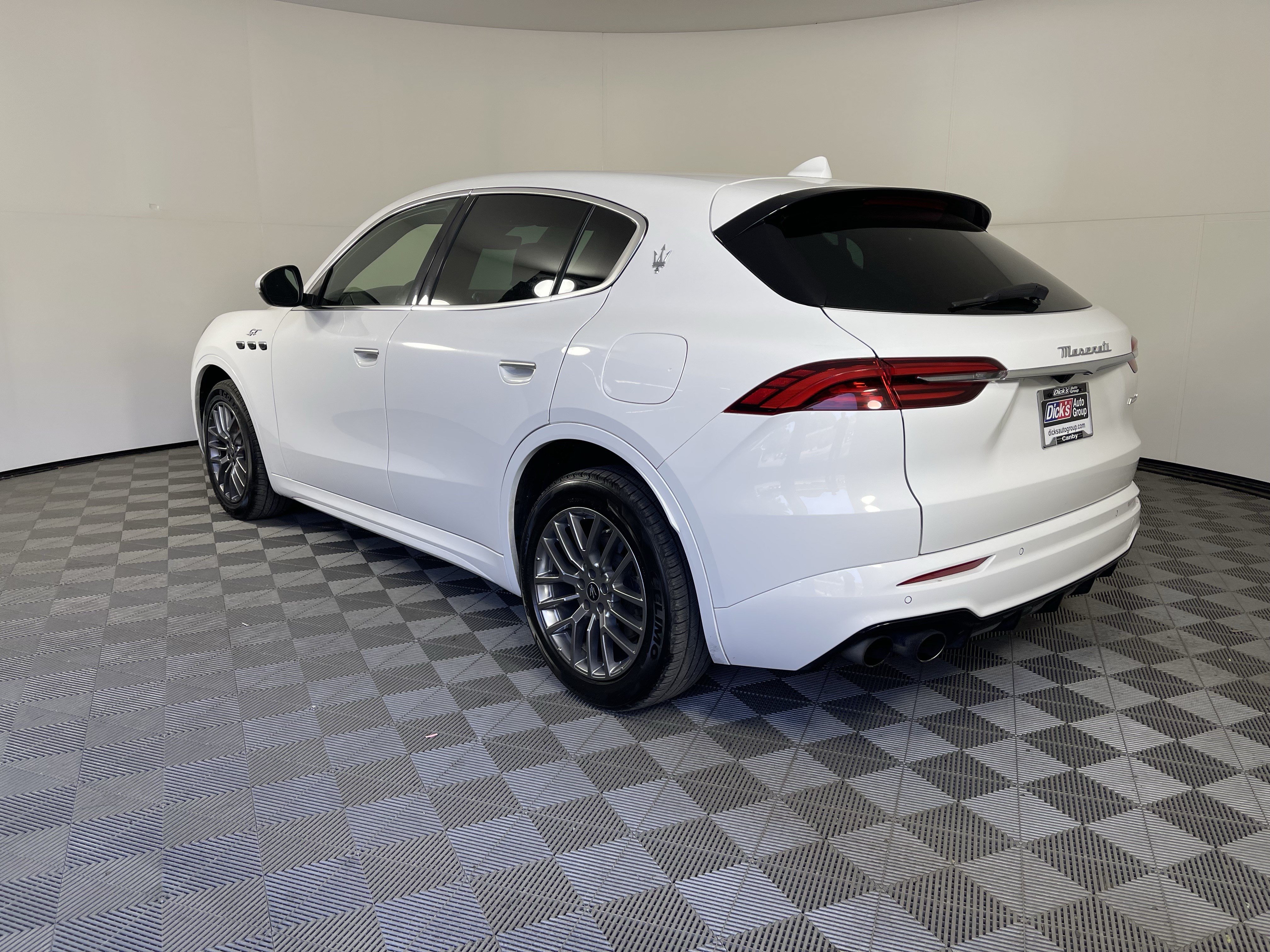 Used 2024 Maserati Grecale GT AWD/4WD image 3