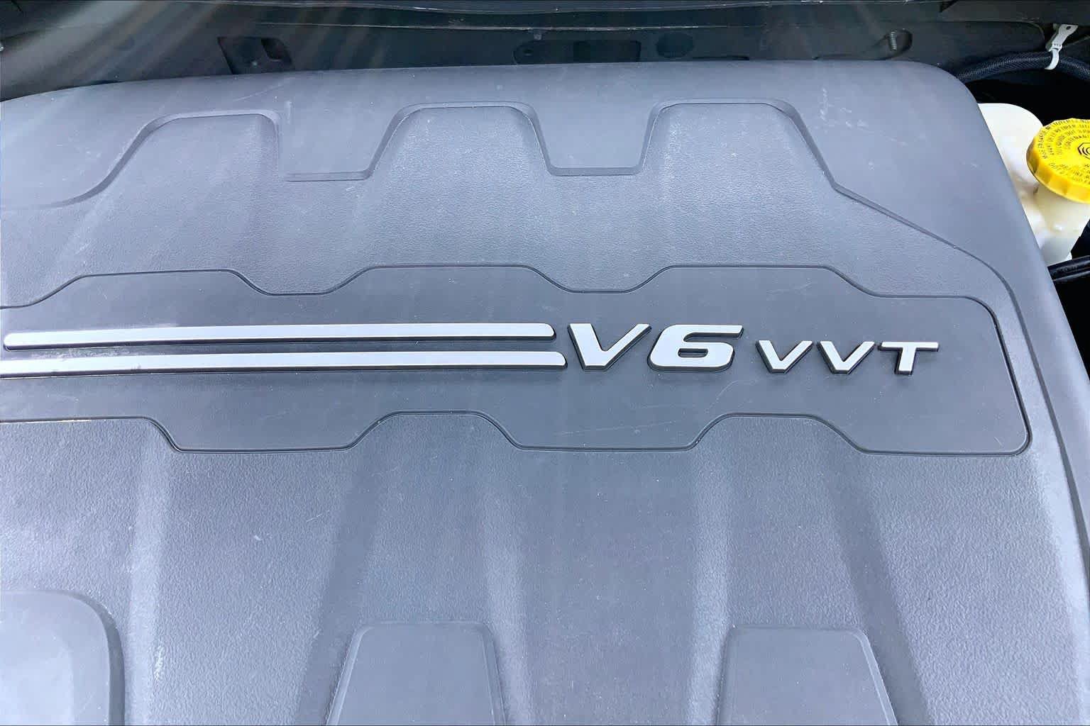 Used 2017 Jeep Cherokee Trailhawk AWD/4WD image 32