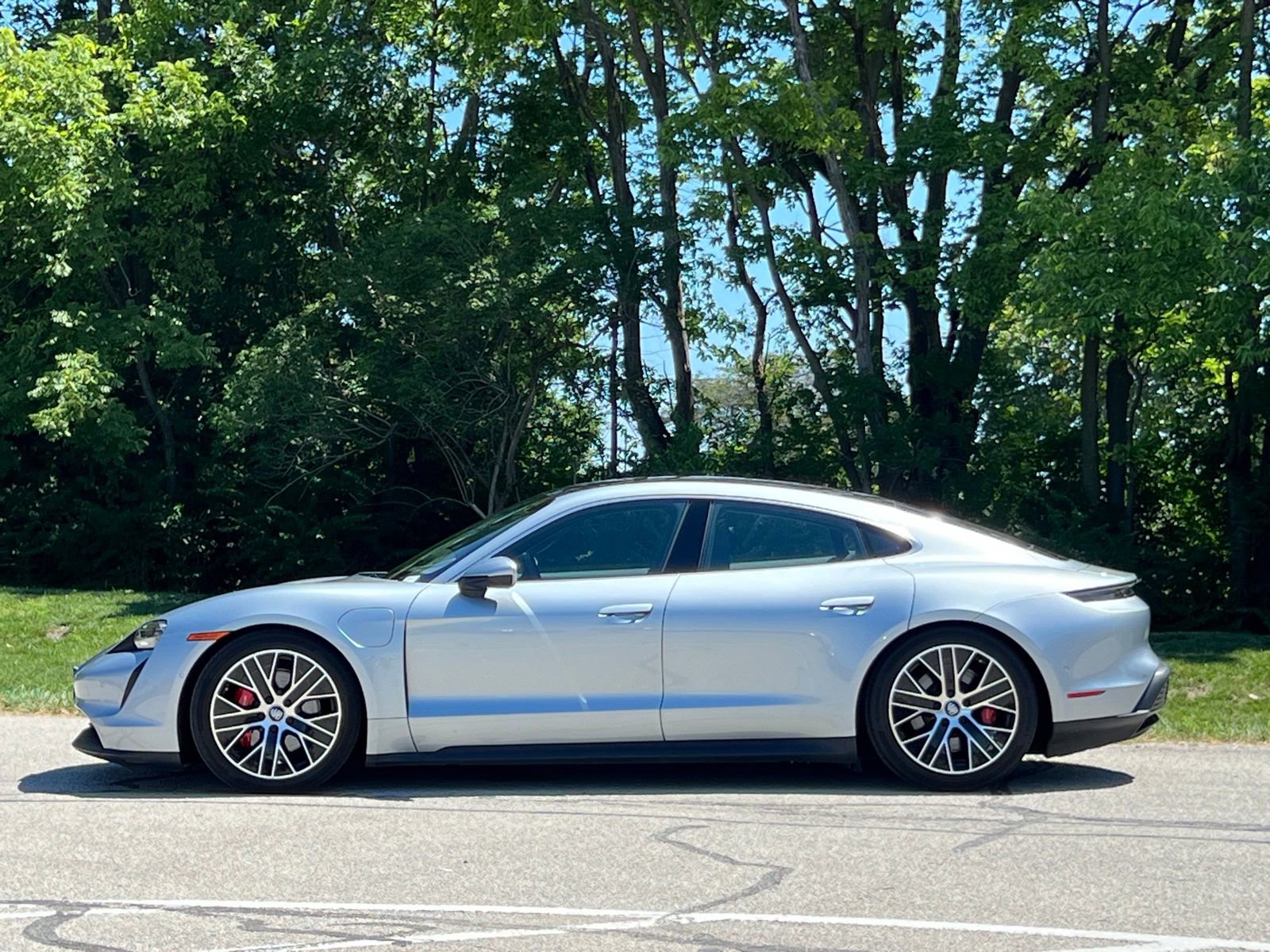 Certified 2022 Porsche Taycan 4S image 2