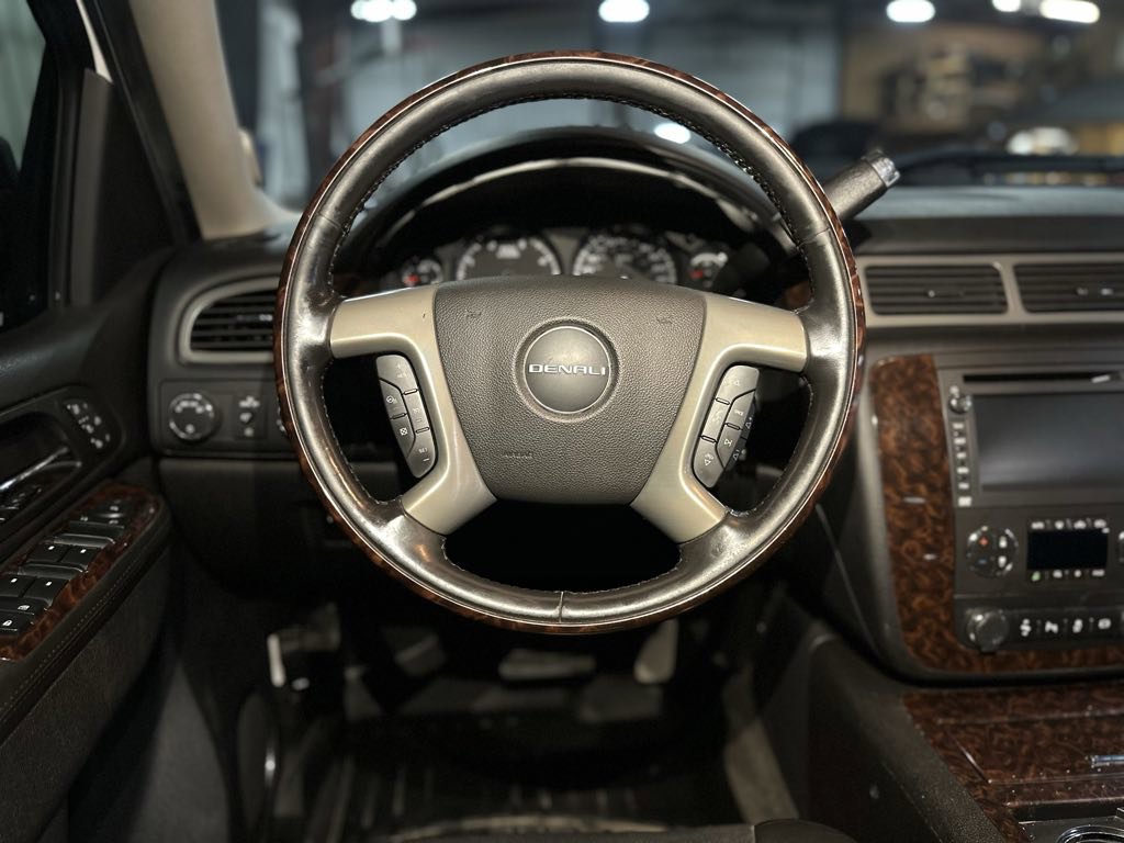 Used 2014 GMC Sierra 2500 Denali w/ Suspension Package, Off-Road image 21