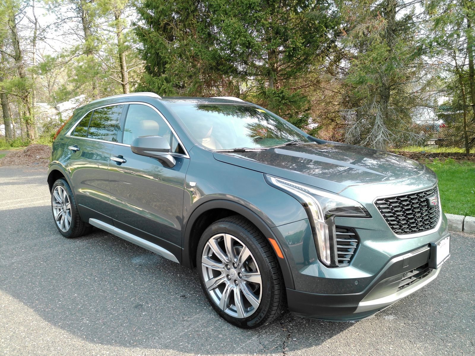 Certified 2019 Cadillac XT4 Premium Luxury AWD/4WD image 2