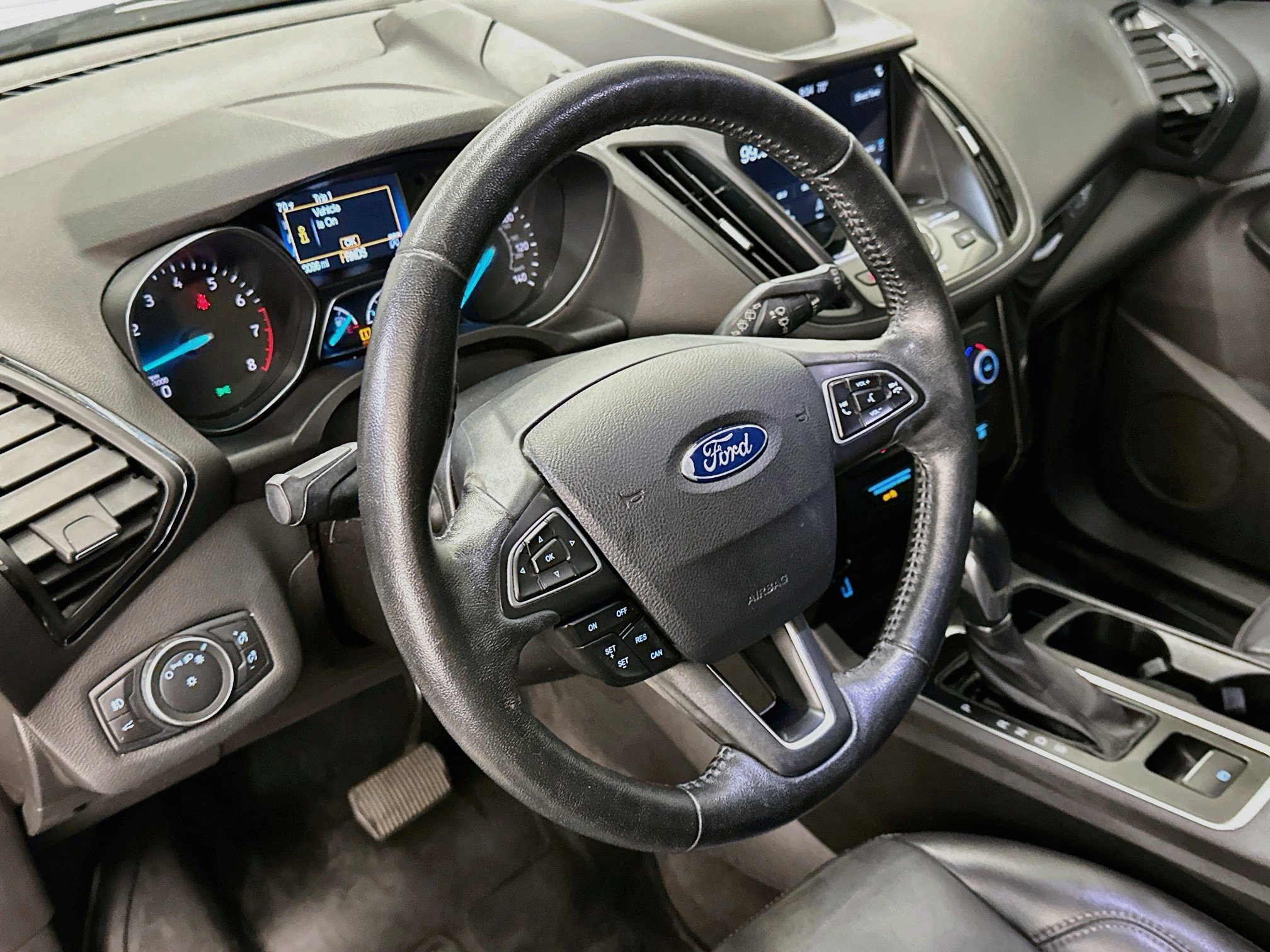 Used 2019 Ford Escape Titanium w/ U9j03 - Titanium Tow Package AWD/4WD image 18