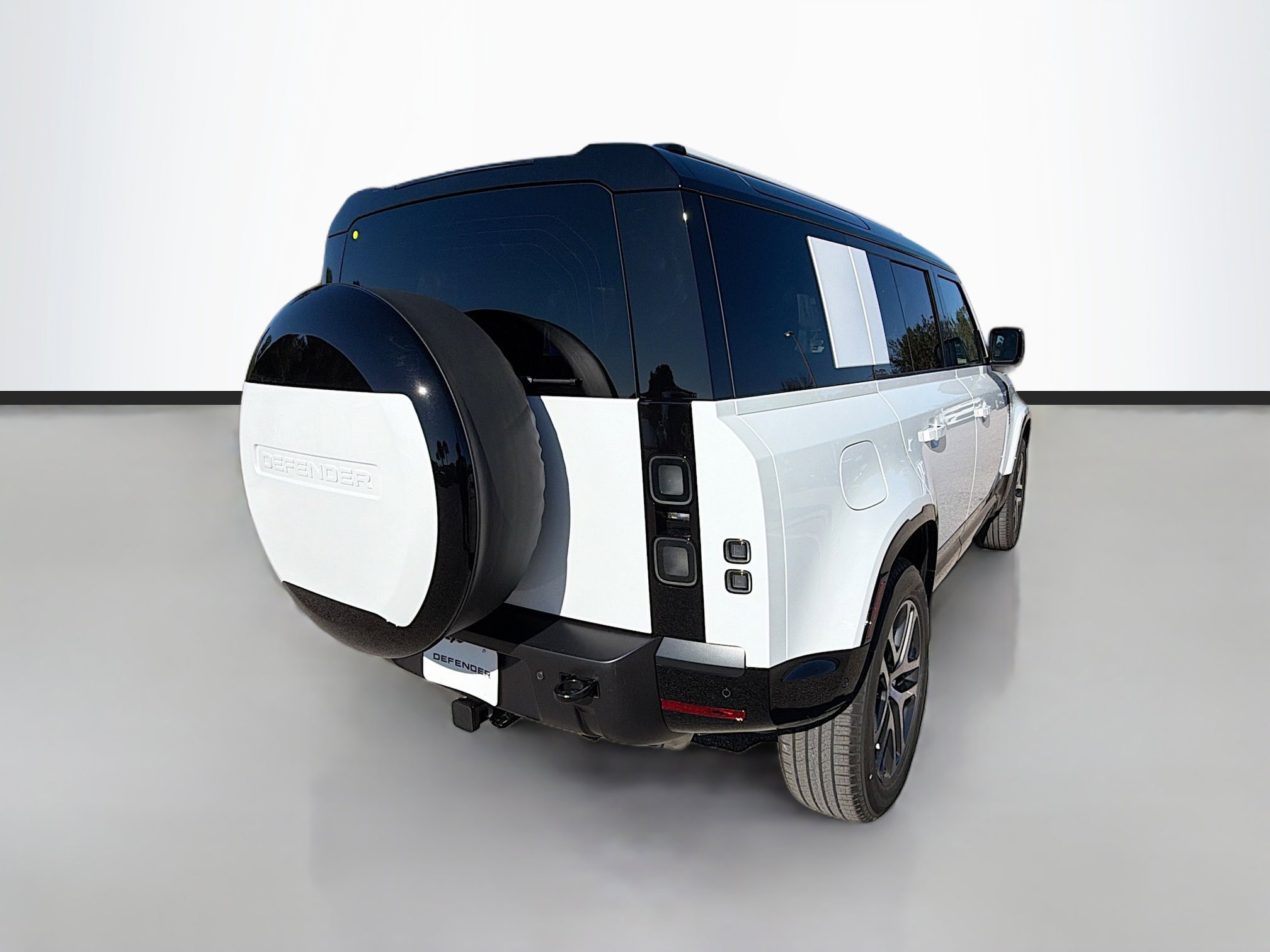 New 2026 Land Rover Defender 110 X-Dynamic SE image 5