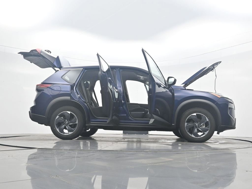 Used 2024 Nissan Rogue SV AWD/4WD image 43