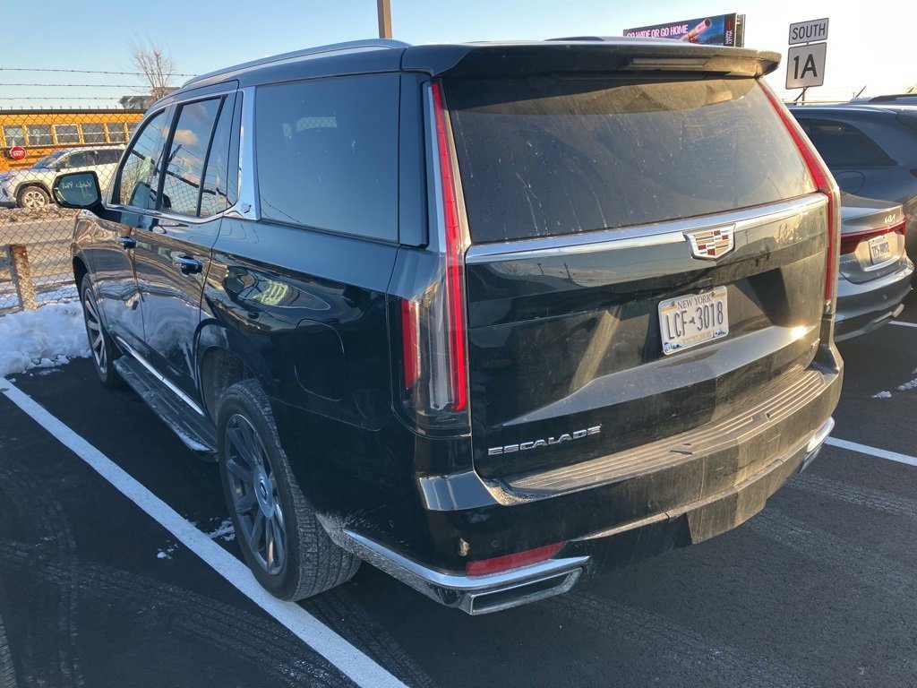 Used 2023 Cadillac Escalade Premium Luxury Platinum image 2