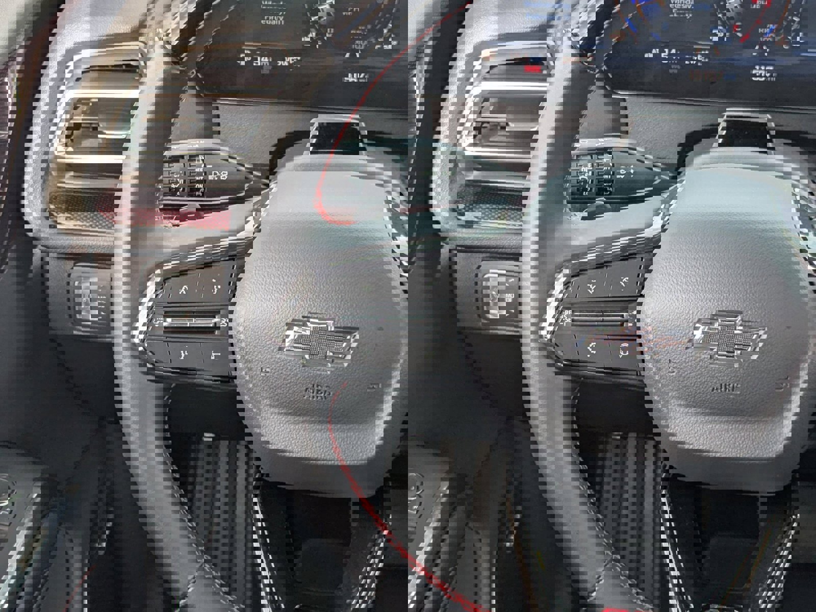 Used 2025 Chevrolet Traverse RS image 20