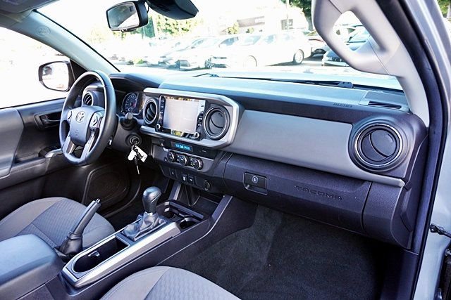 Used 2022 Toyota Tacoma SR5 RWD image 11