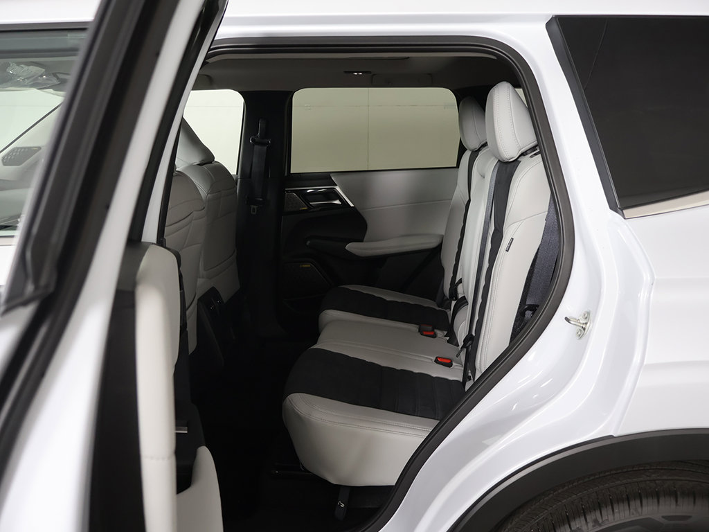 New 2026 Mitsubishi Outlander SE AWD/4WD image 33