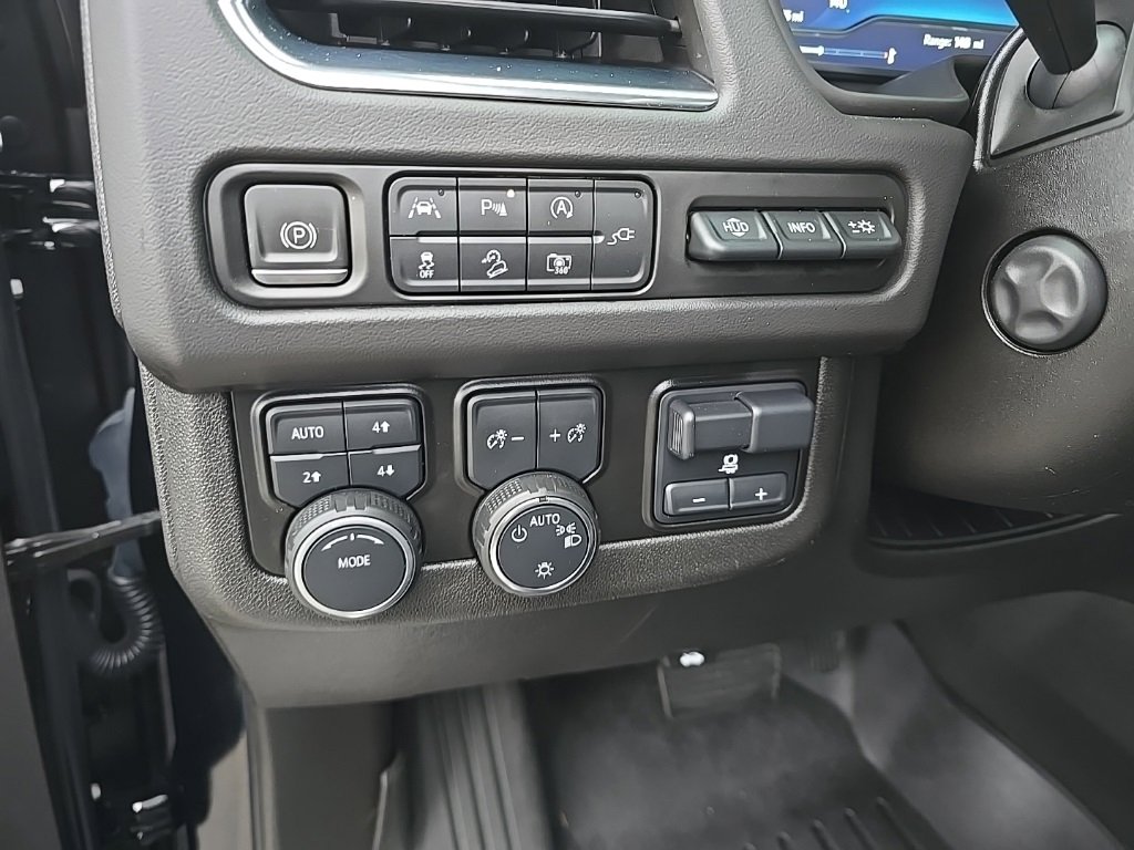 Used 2022 Chevrolet Suburban Premier image 22