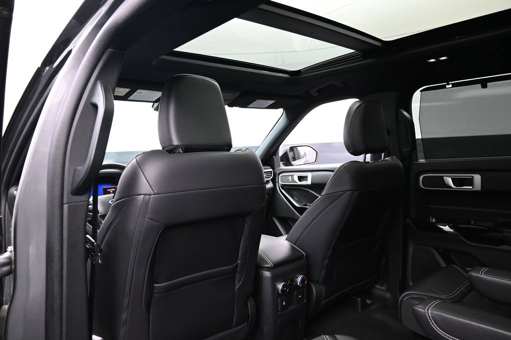 Used 2023 Ford Explorer ST AWD/4WD image 19