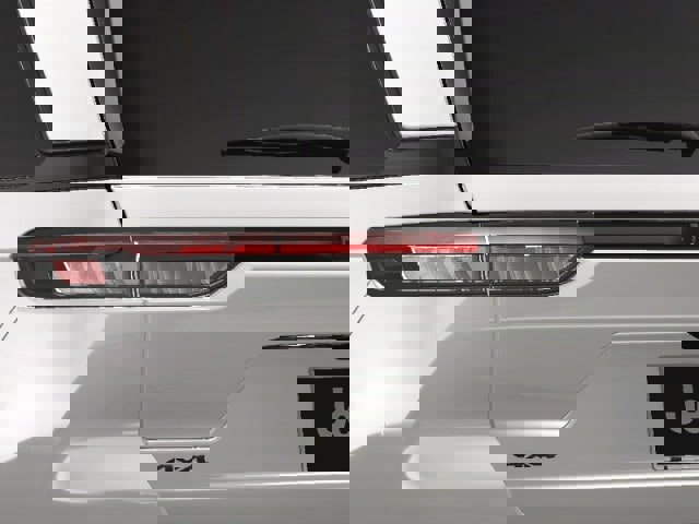 New 2025 Jeep Grand Cherokee Altitude image 11