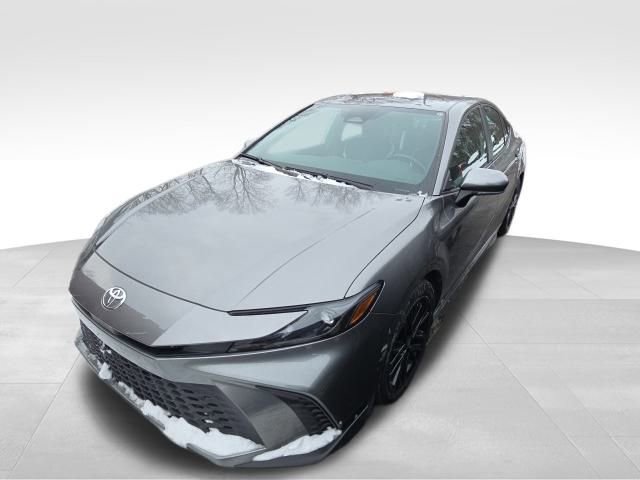 Used 2025 Toyota Camry SE image 8