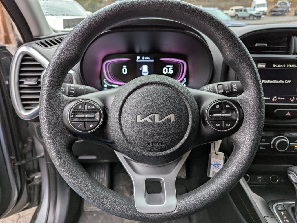 Used 2024 Kia Soul LX w/ LX Technology Package FWD image 10