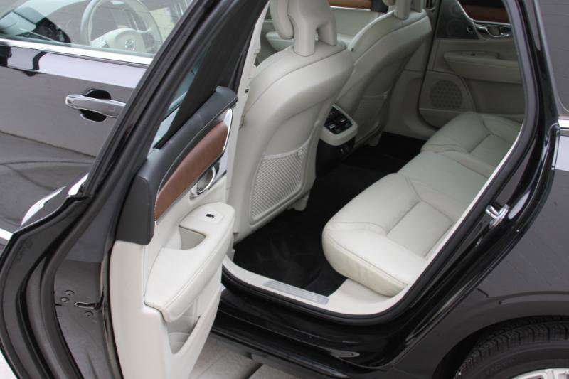 Used 2017 Volvo S90 T6 Inscription w/ Vision Package image 39