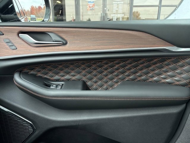 New 2025 Jeep Grand Cherokee Summit w/ Adv Protech Group IV image 27