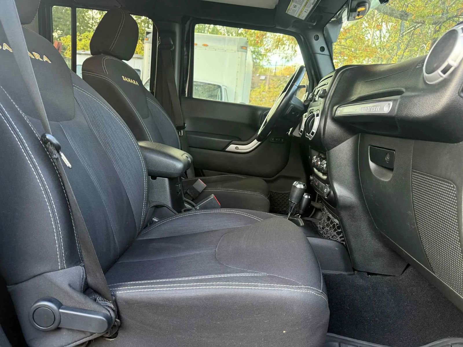 Used 2015 Jeep Wrangler Unlimited Sahara w/ Max Tow Package image 9
