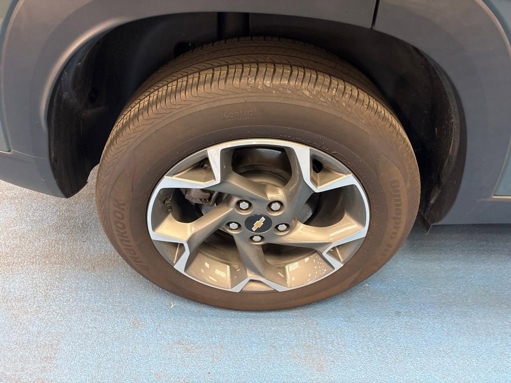 Certified 2025 Chevrolet Trax LT FWD image 5