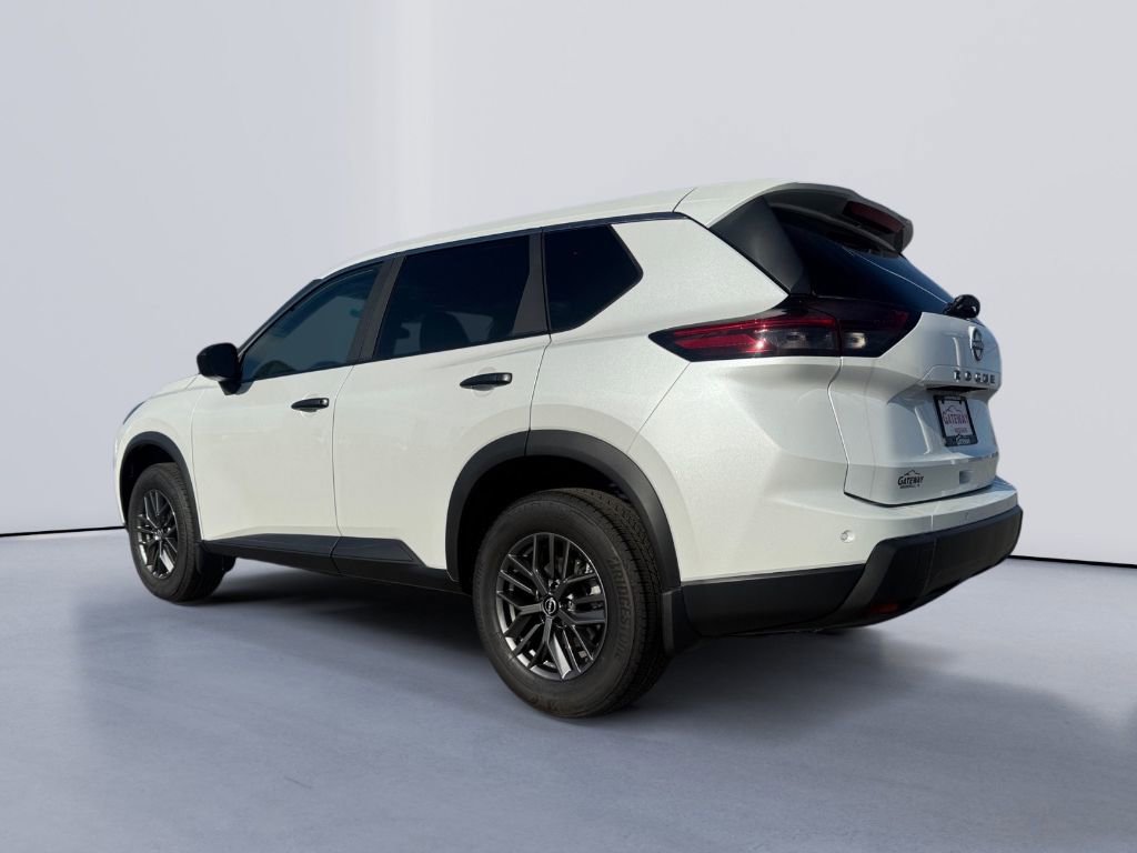 Used 2025 Nissan Rogue S image 3