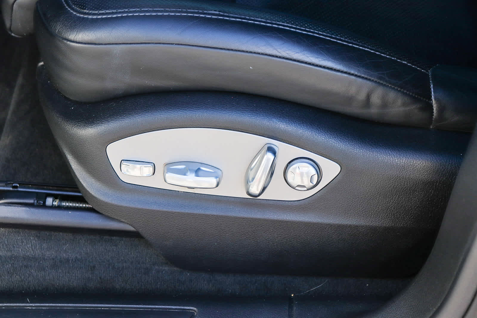 Used 2017 Porsche Macan image 21