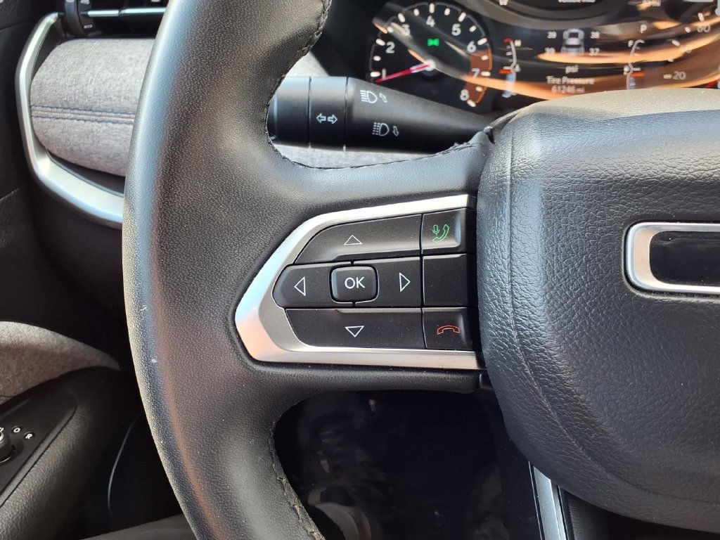 Used 2024 Jeep Compass Latitude AWD/4WD image 16