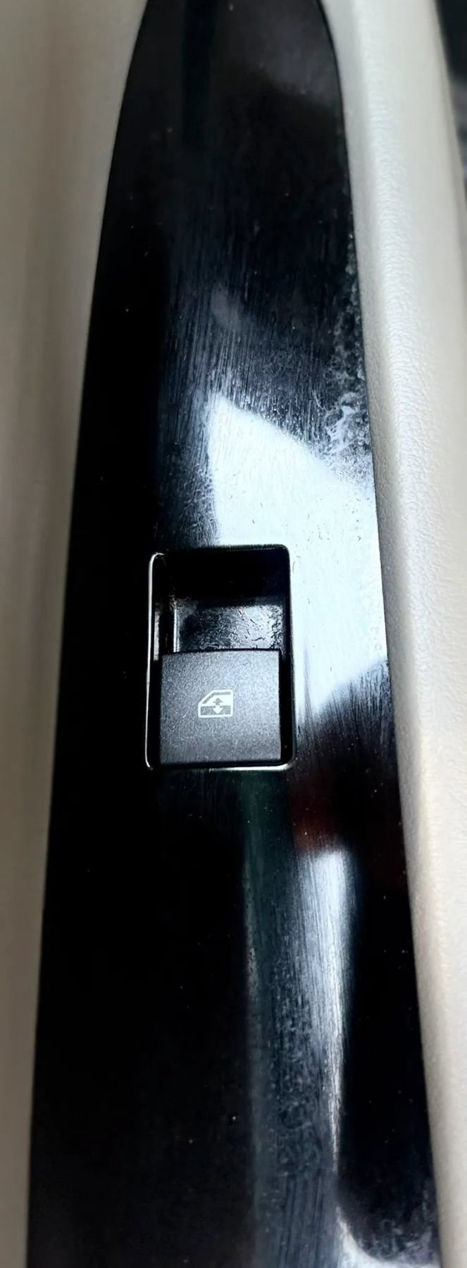 Used 2013 Cadillac XTS Luxury w/ Driver Awareness Package FWD image 32