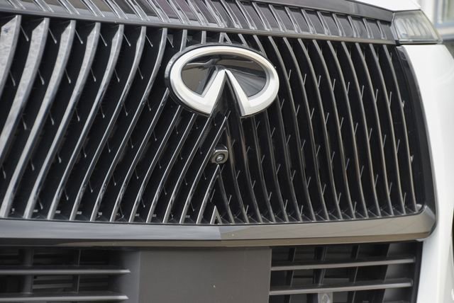 Used 2025 INFINITI QX80 Sensory AWD/4WD image 13