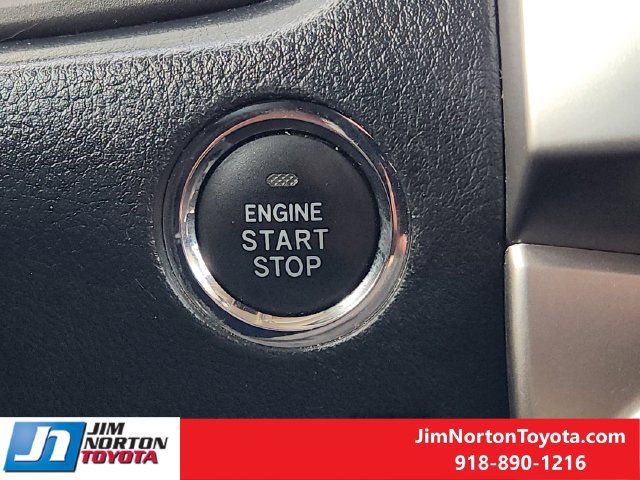 Used 2017 Toyota 4Runner Limited AWD/4WD image 21