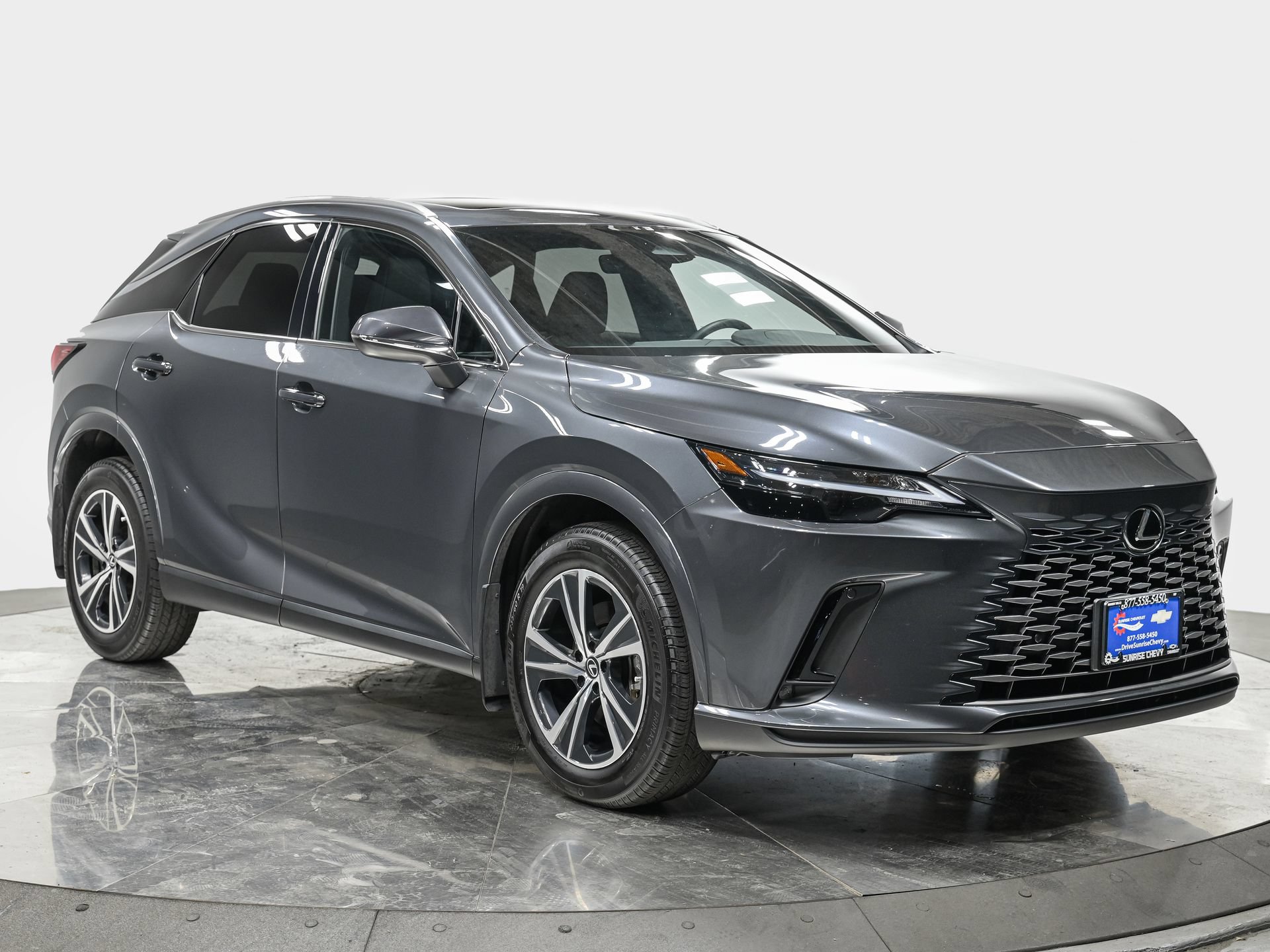 Used 2025 Lexus RX 350 Premium w/ Accessory Package AWD/4WD image 9