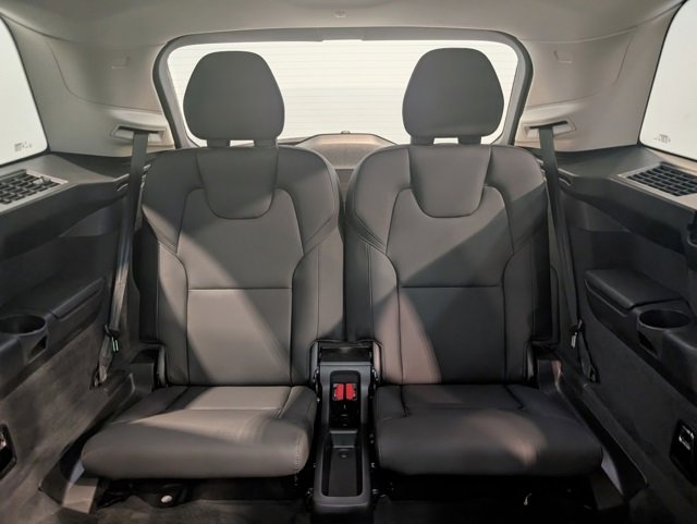 Used 2025 Volvo XC90 B6 Plus image 29