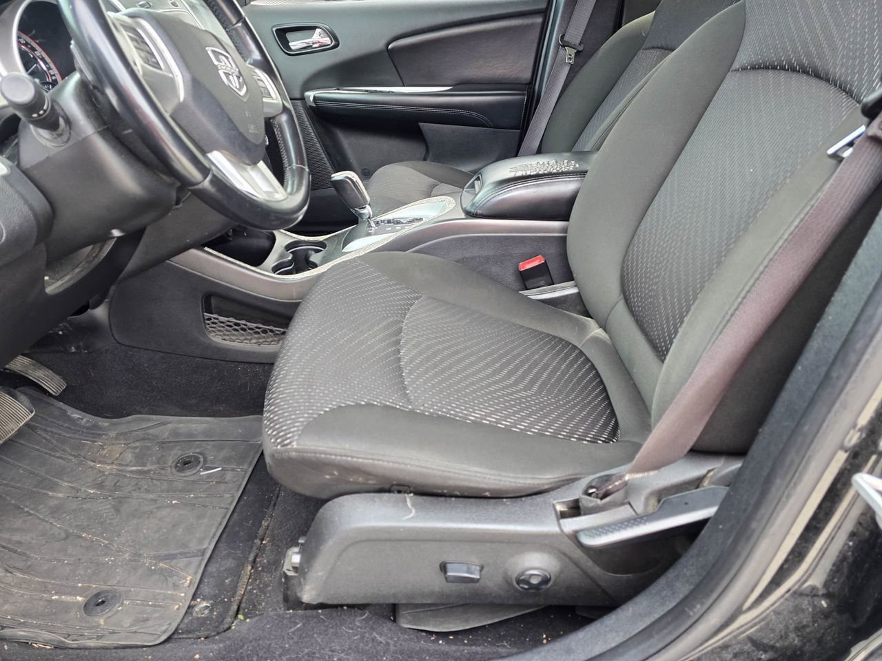 Used 2019 Dodge Journey SE w/ Premium Group FWD image 10