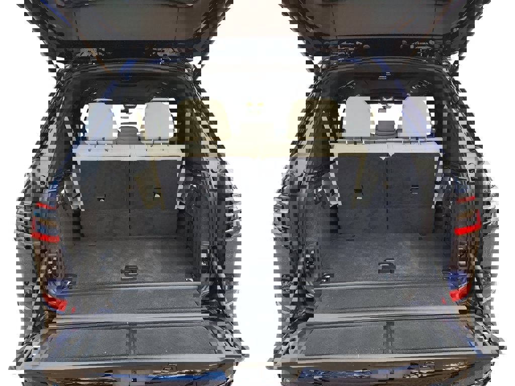 Used 2025 BMW X7 M60i image 24