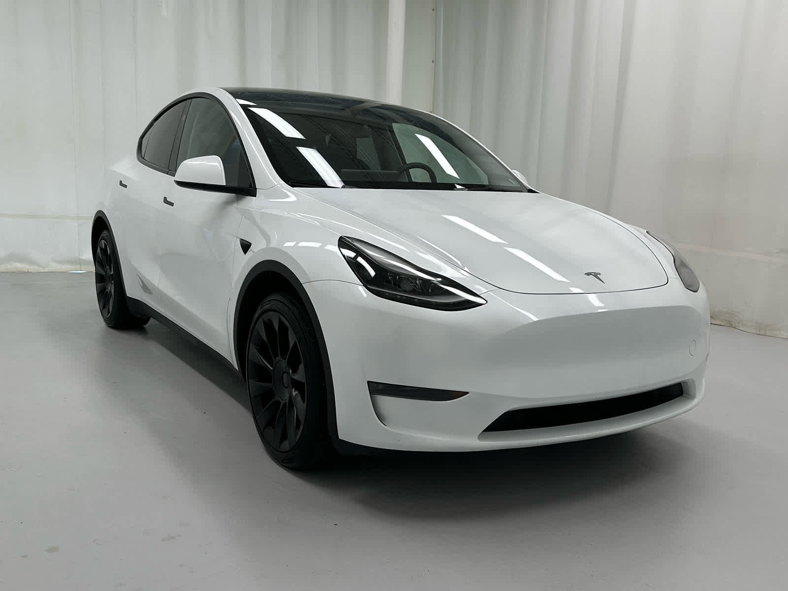 Used 2023 Tesla Model Y Long Range image 1